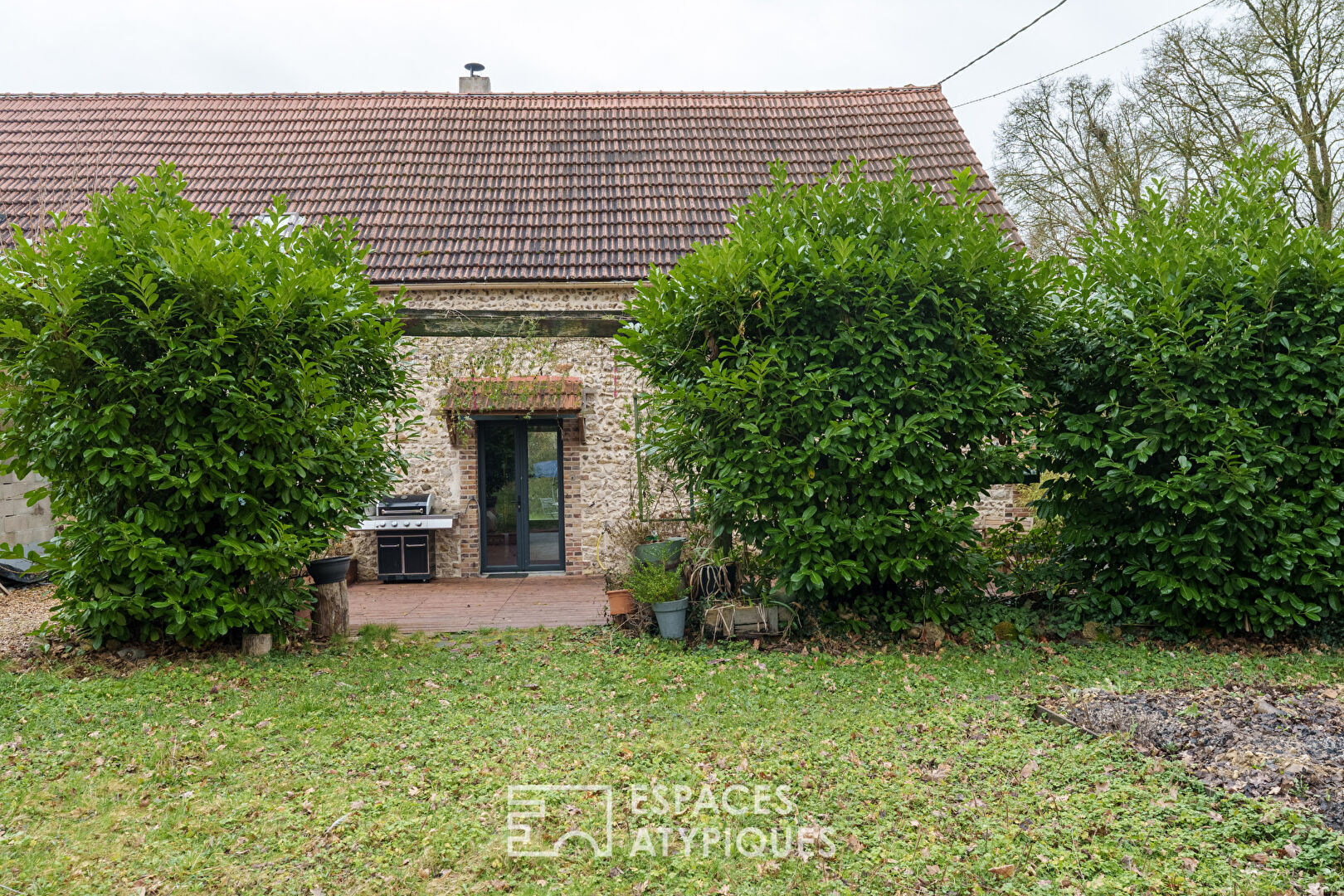 Maison de caractère, esprit loft au vert
