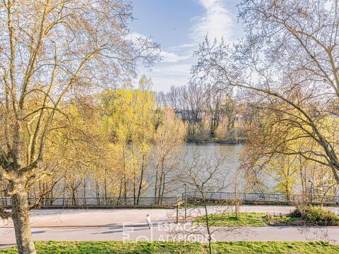 Appartement au dernier étage vue Loire