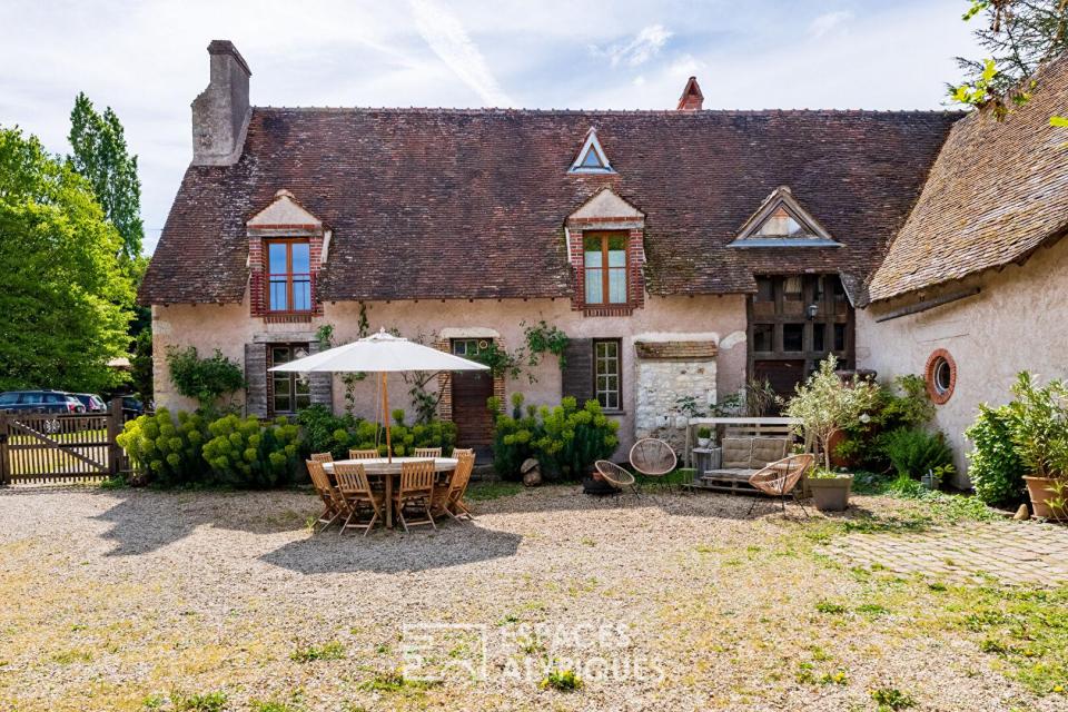 Ancien corps de ferme rénové et son gîte indépendant à Conflans-sur-Loing,