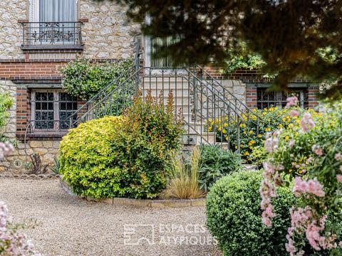 Maison bourgeoise en meulière et jardin paysager