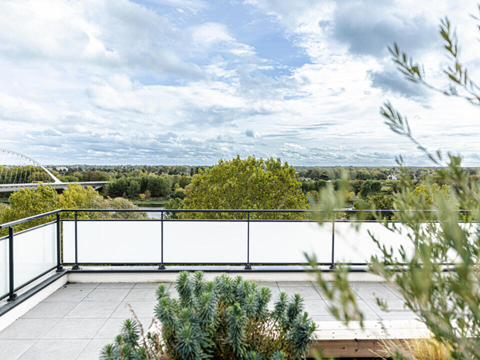Esprit penthouse et terrasse panoramique sur la Loire