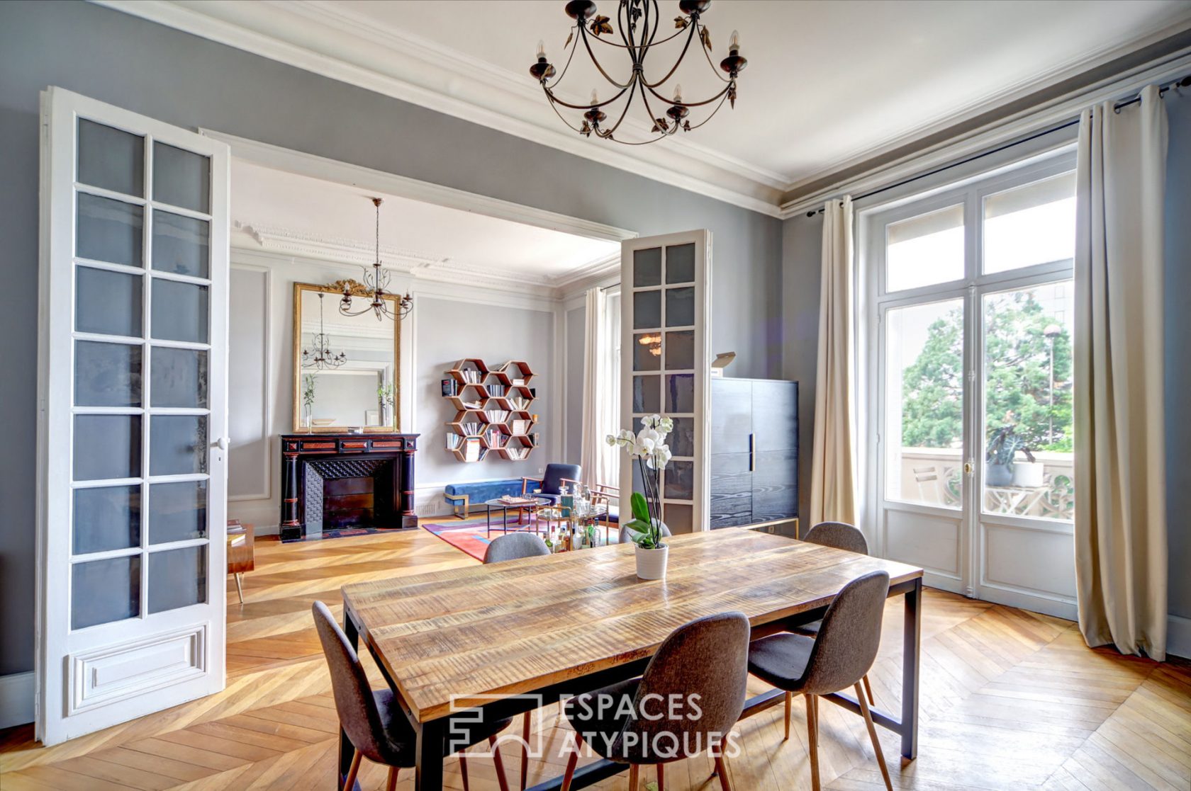 Appartement bourgeois avec balcon