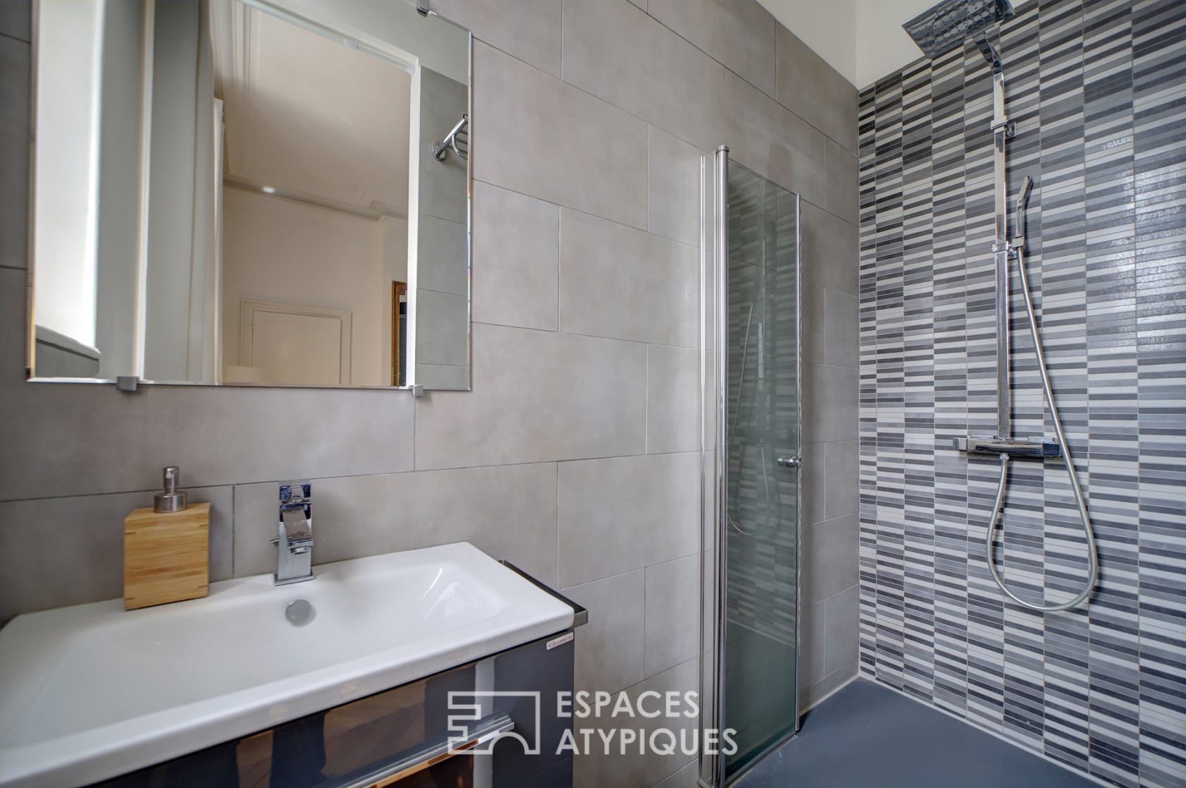 Appartement bourgeois avec balcon