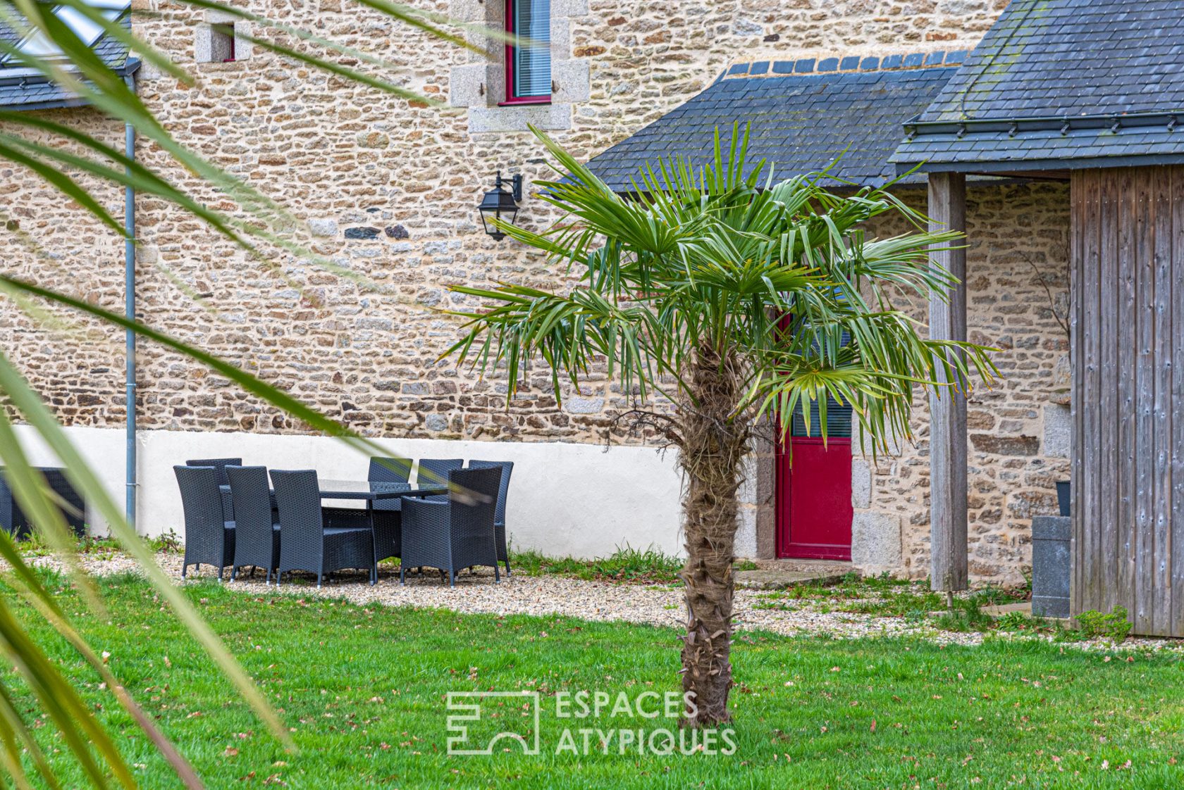 Confortable longère rénovée à la campagne