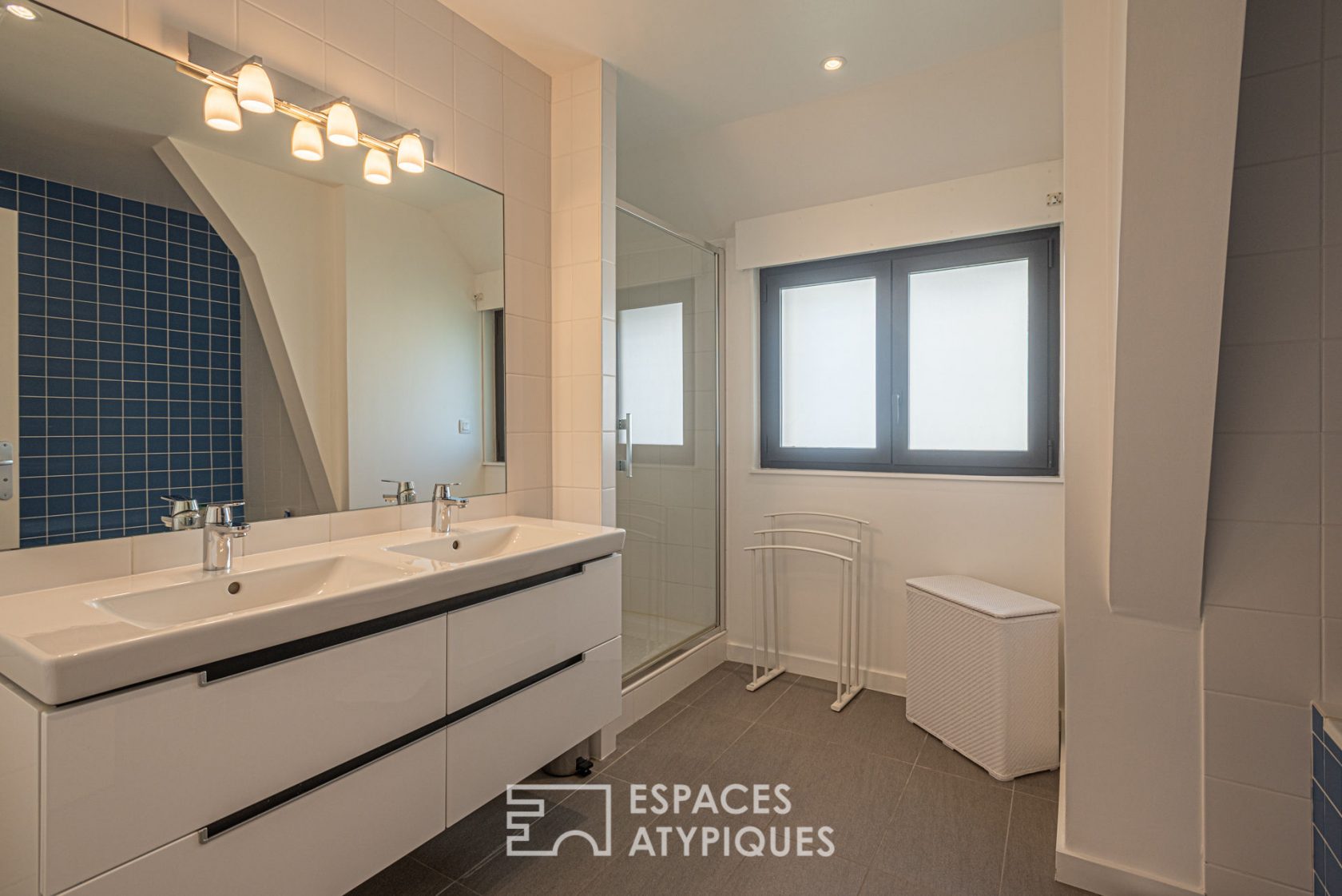 Maison rénovée à deux pas de la plage et des commerces