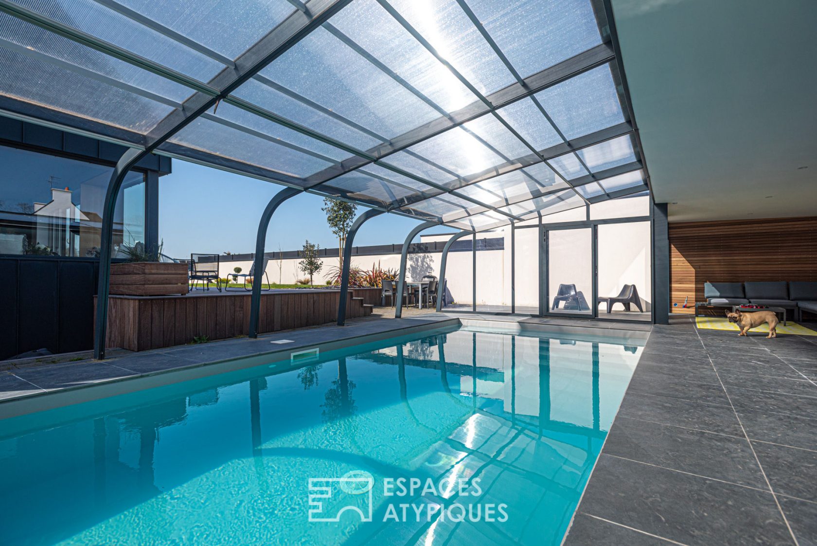 Maison rénovée familiale avec piscine