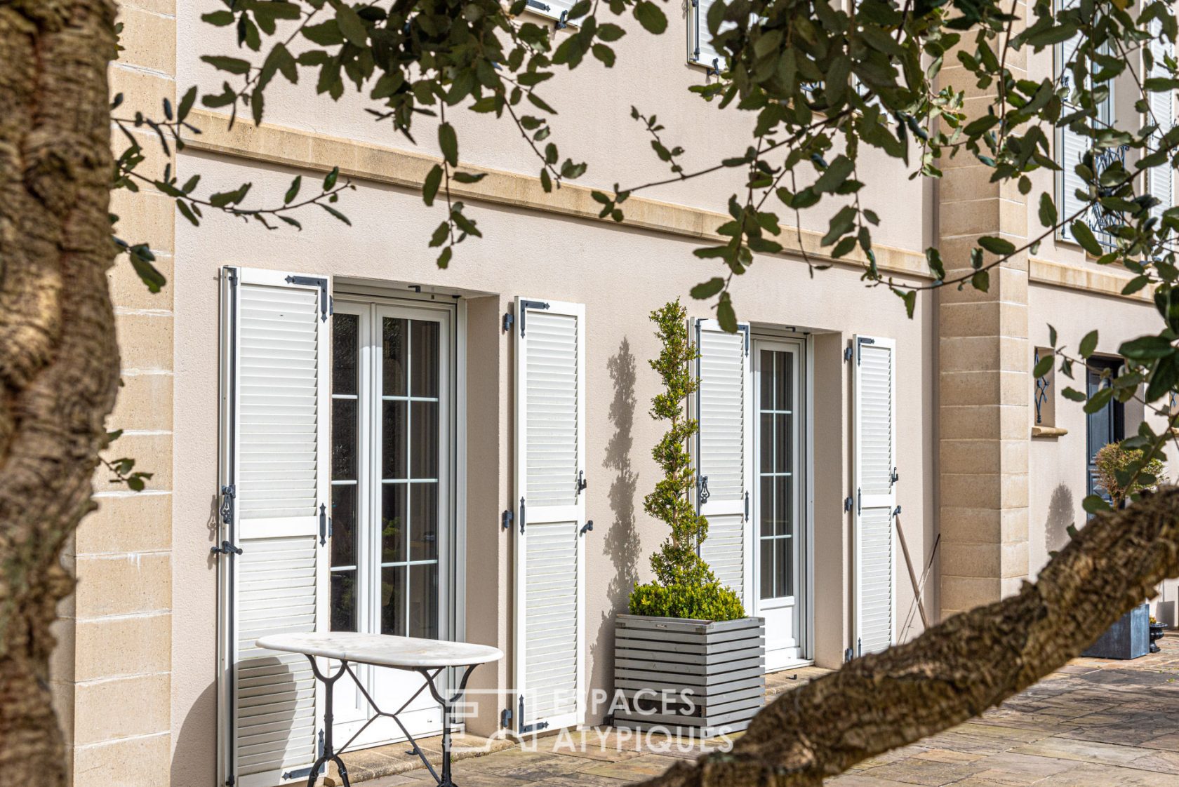 Manoir rénové dans un écrin de verdure