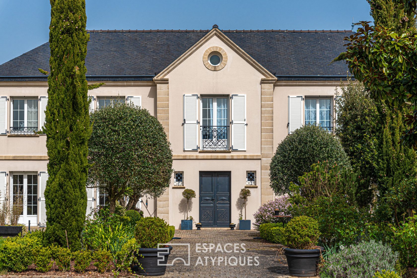 Manoir rénové dans un écrin de verdure