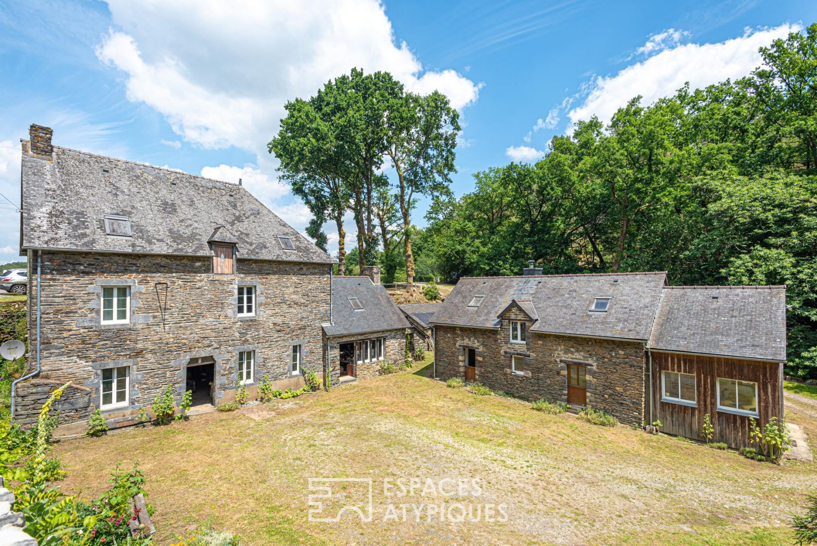 Ancien Moulin avec gites et maison d’habitation