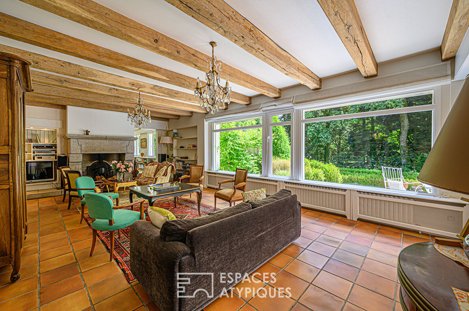 Maison familiale avec piscine au coeur d’un parc