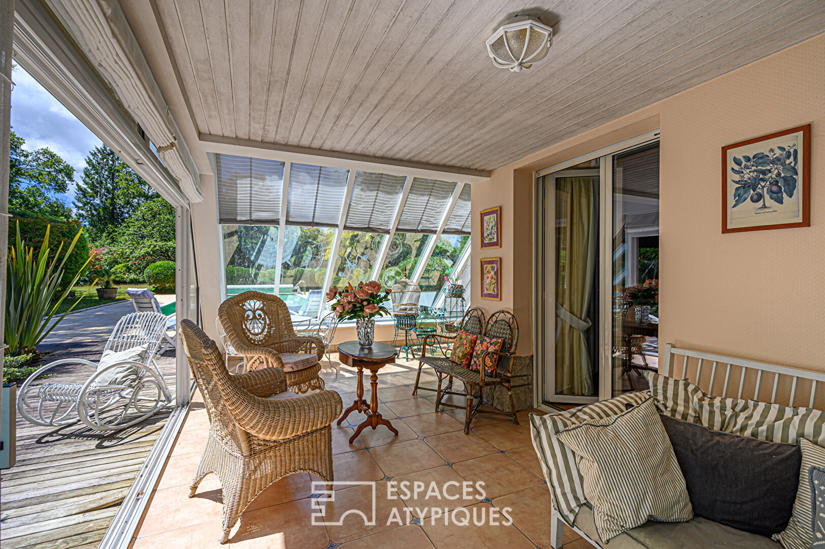 Maison familiale avec piscine au coeur d’un parc