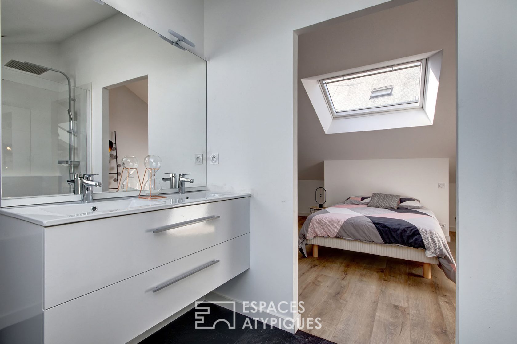 Maison loft minimaliste aux accents industriels