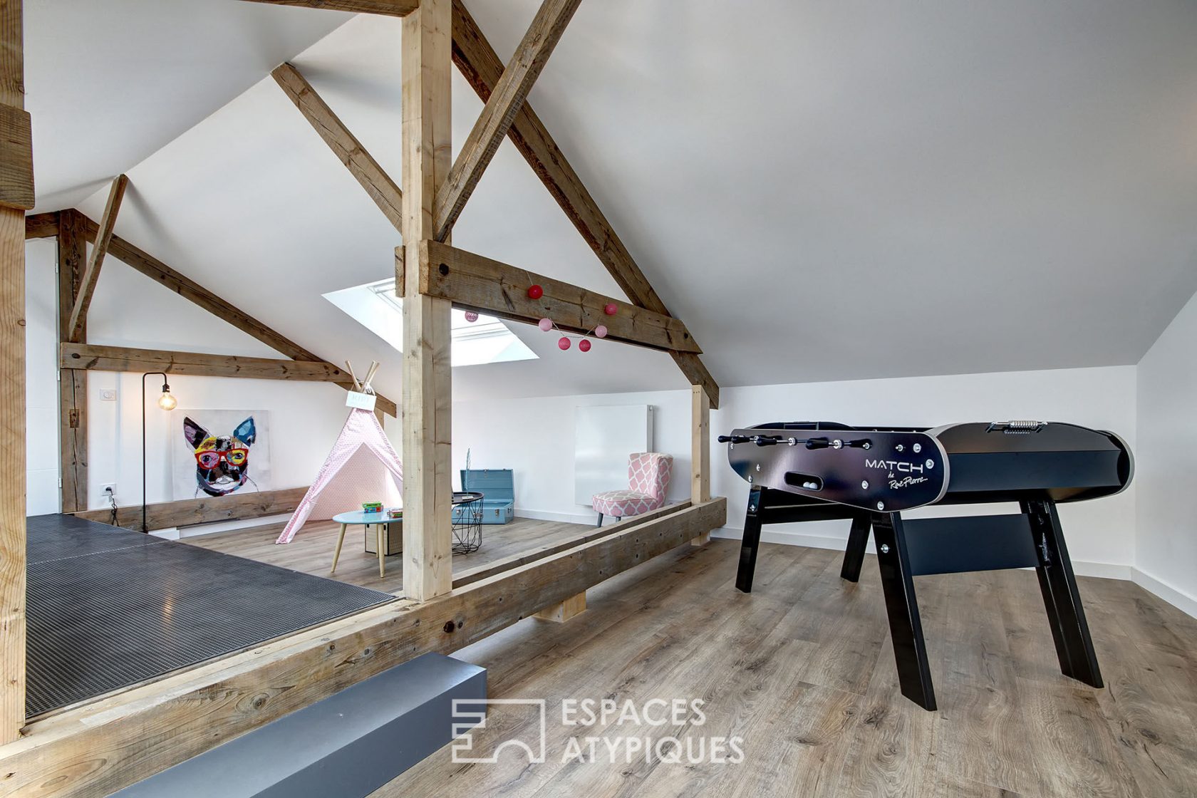 Maison loft minimaliste aux accents industriels