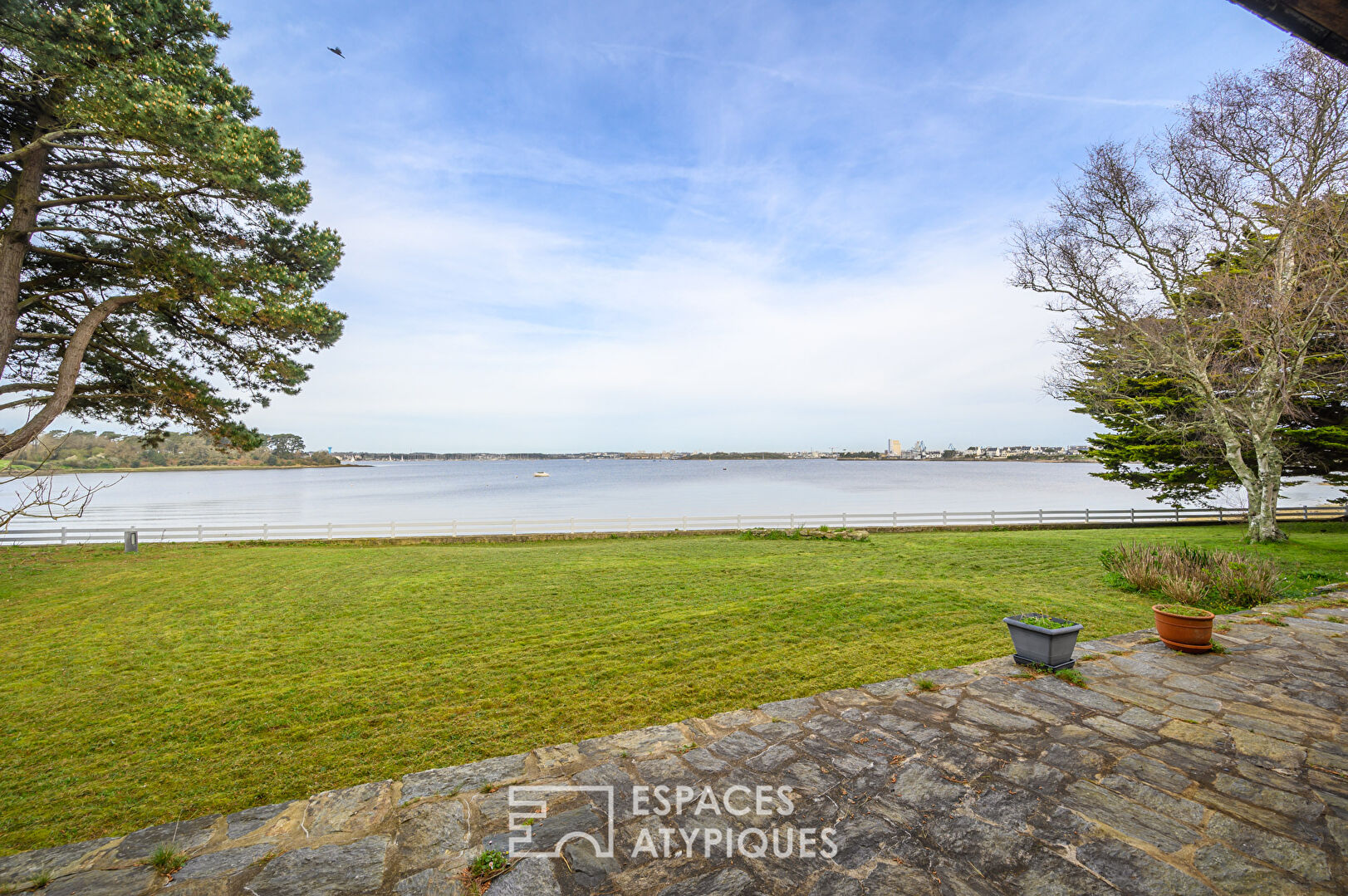 Prestigious family property with stunning views of the Rade of Lorient