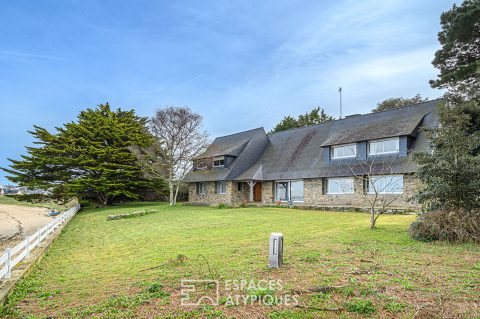 Prestigious family property with stunning views of the Rade of Lorient