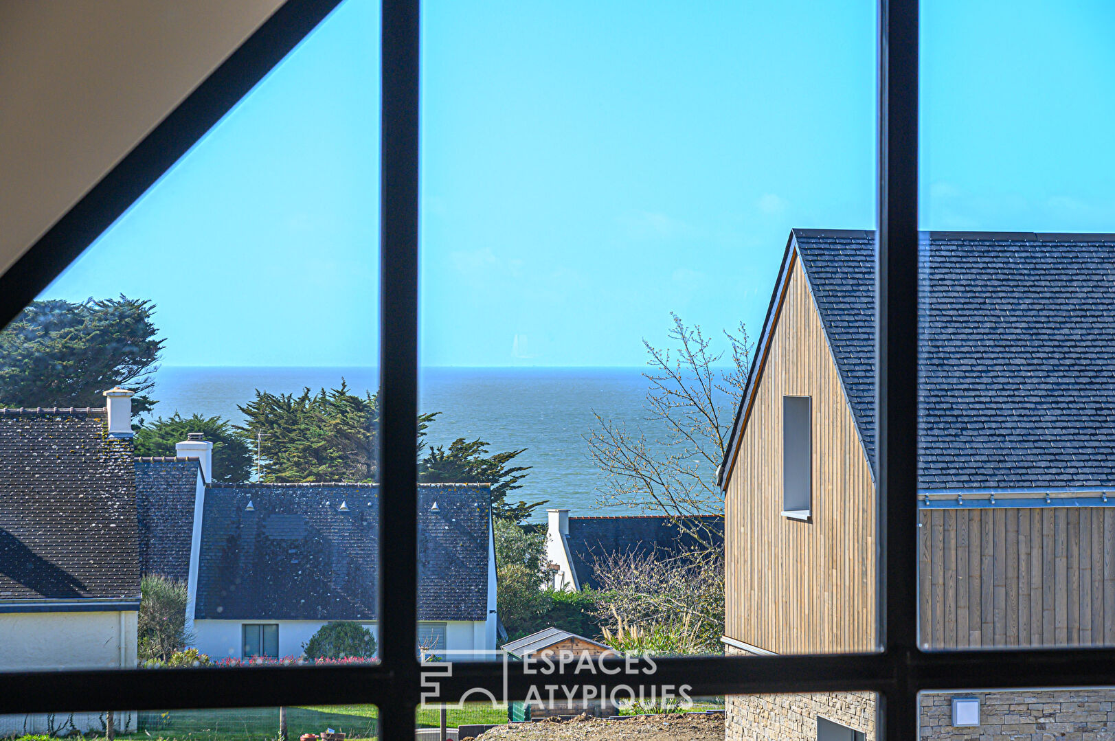 Villa contemporaine avec vue mer contemplative