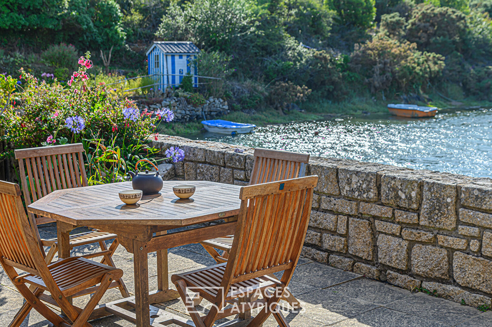 Authentic marine house overlooking the water