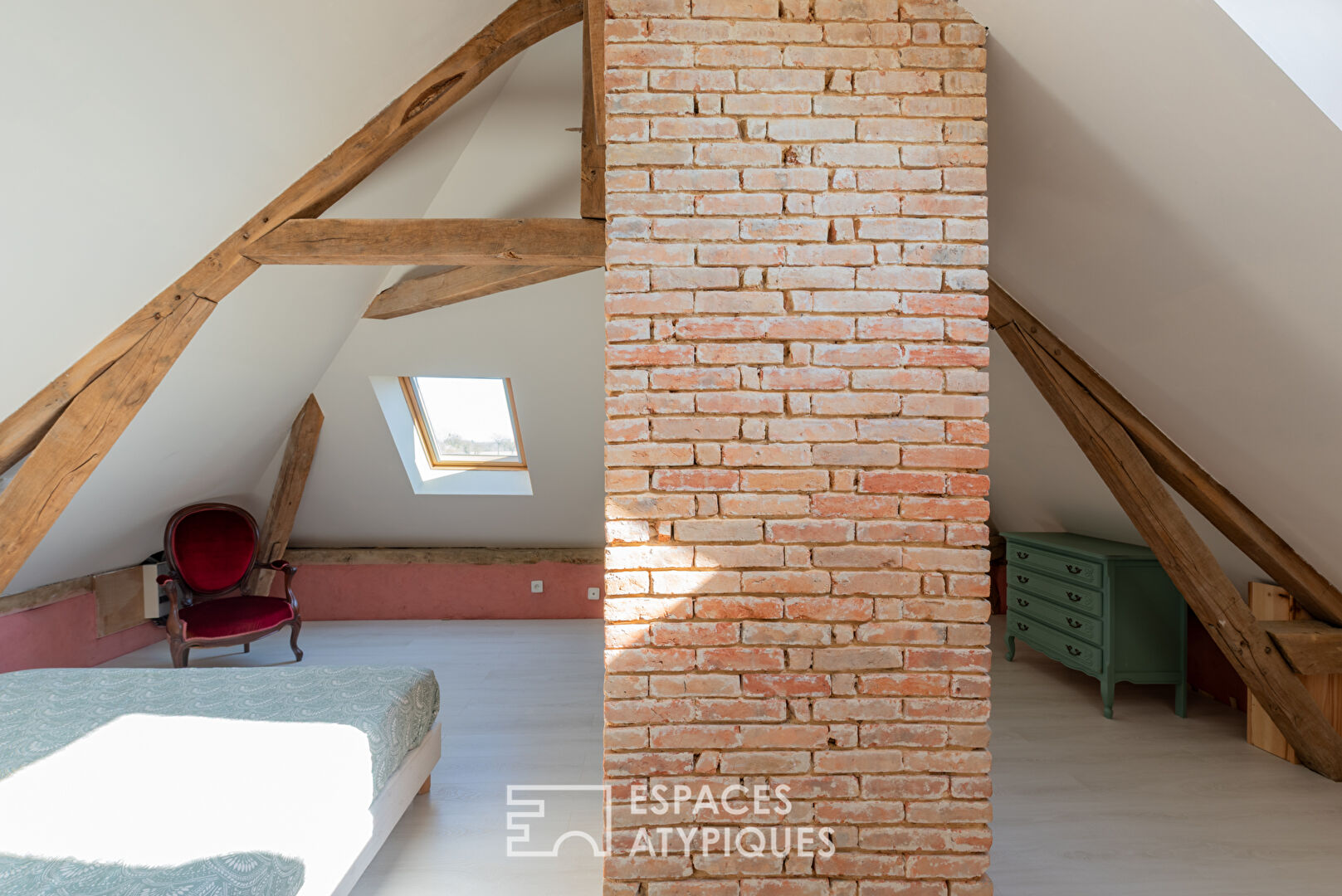 Charmante maison de bourg avec jardin et dépendances