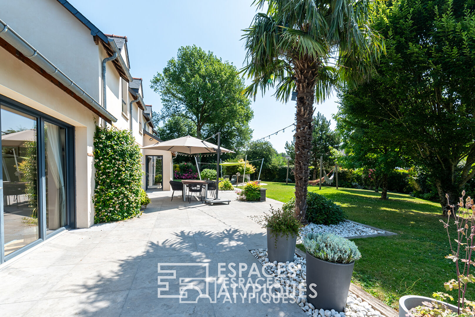 Maison d’architecte écologique dans un hameau verdoyant de Vitré