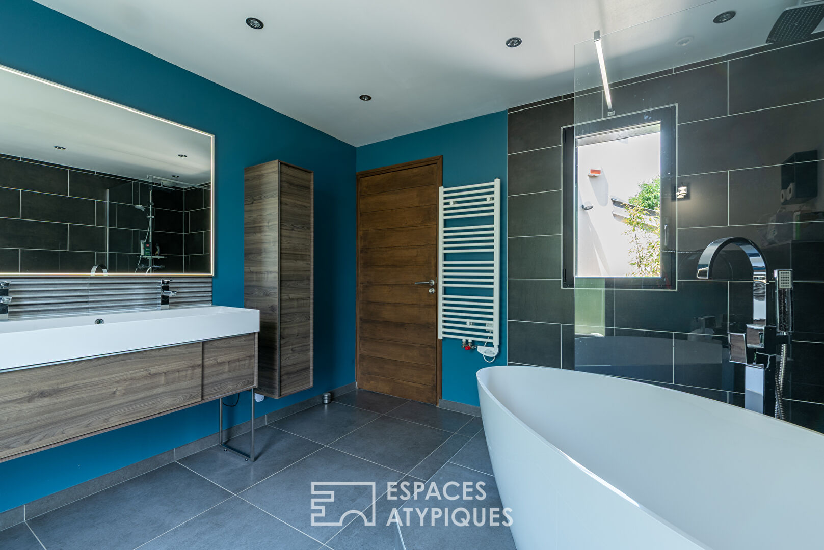 Original contemporary twenty minutes from Rennes