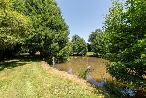 Maison en pierre avec étang et dépendances – Deux hectares