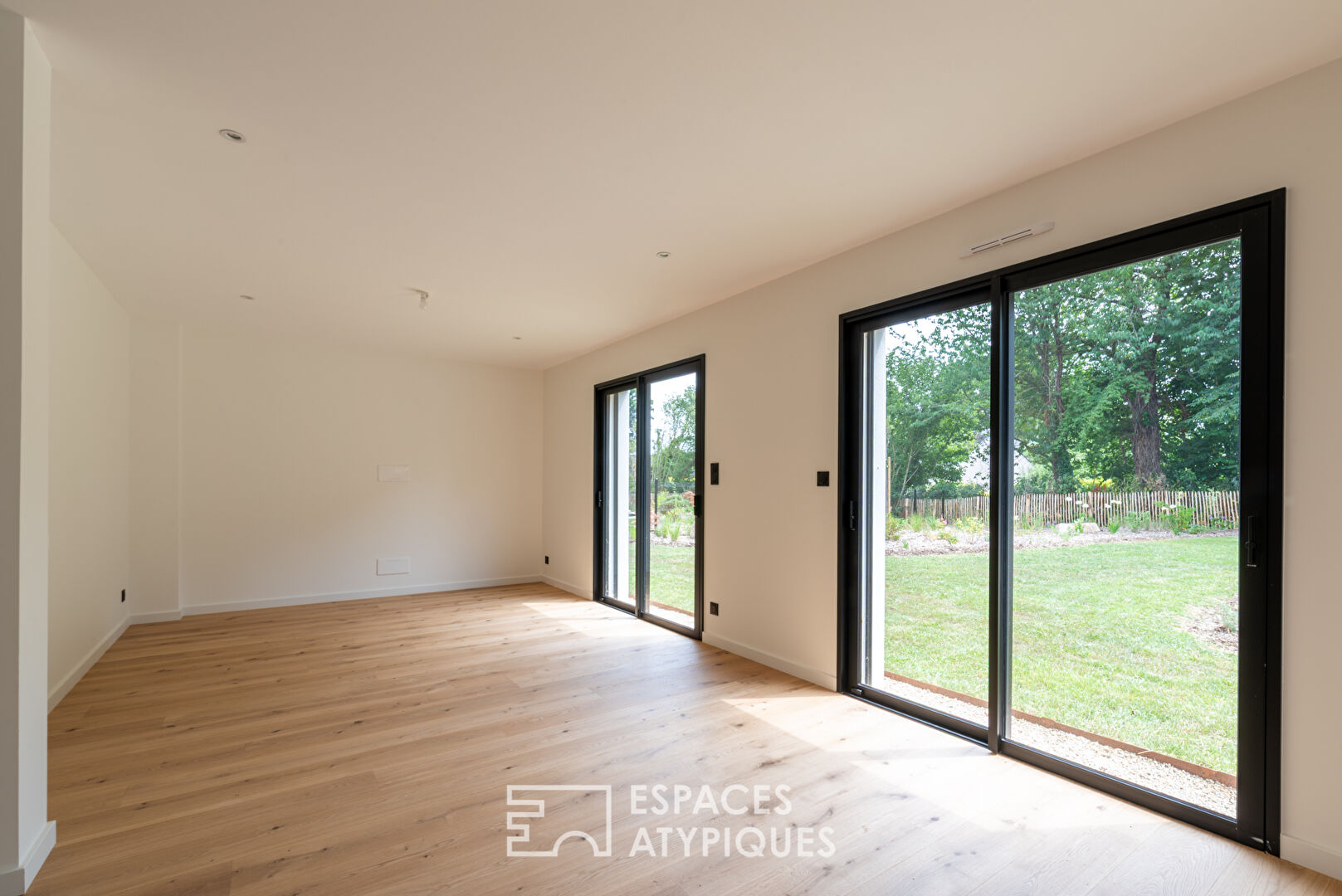Maison neuve haut de gamme et sa piscine