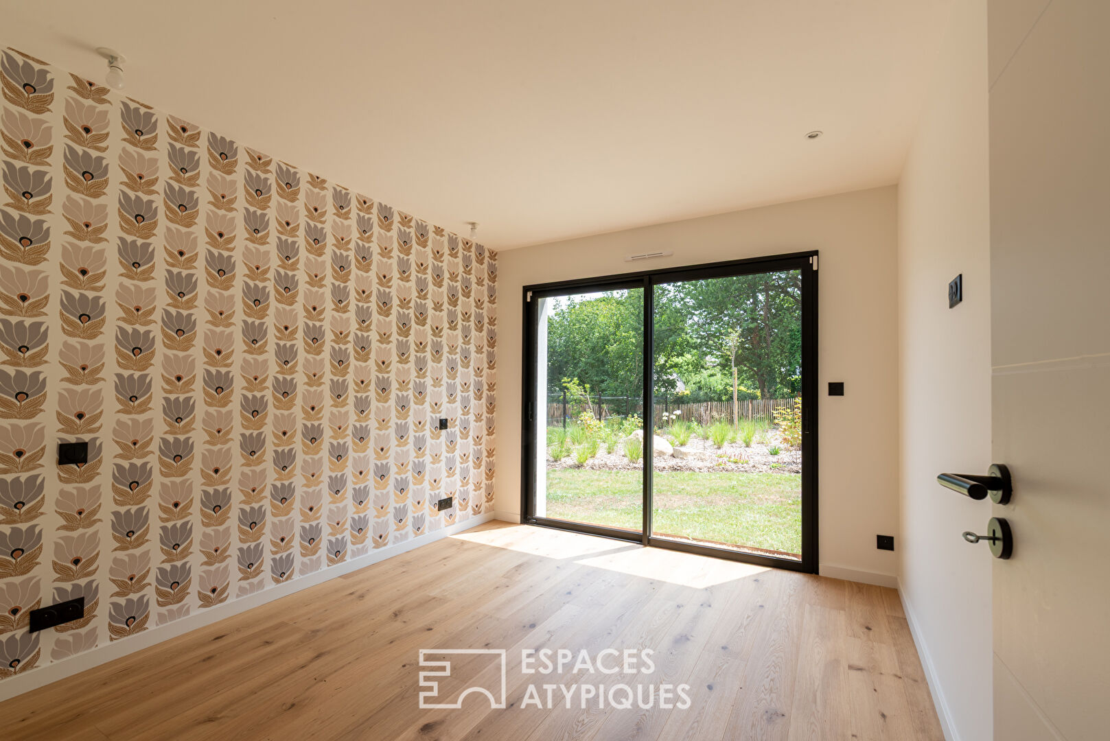 Maison neuve haut de gamme et sa piscine