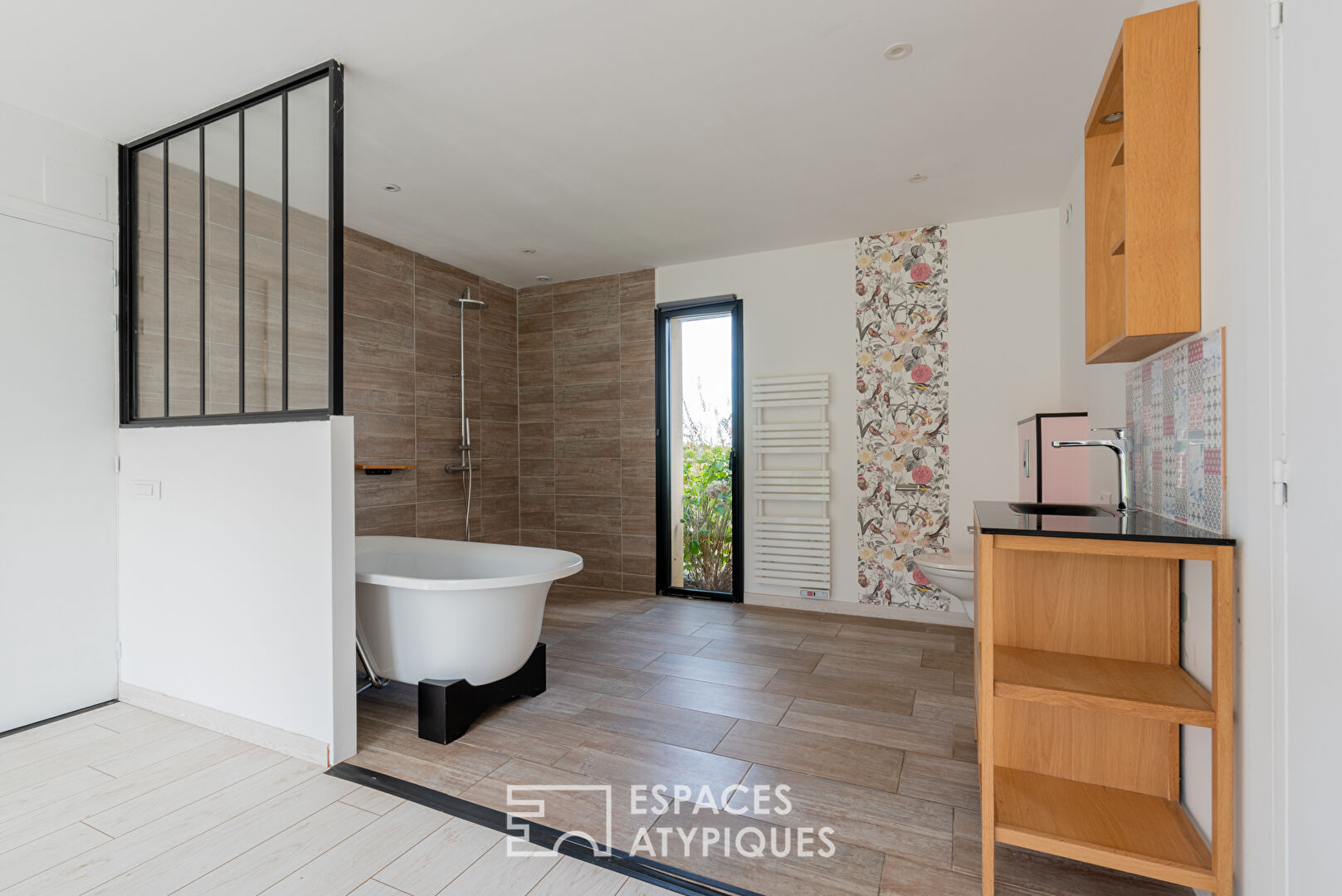 Contemporaine familiale avec vue contemplative