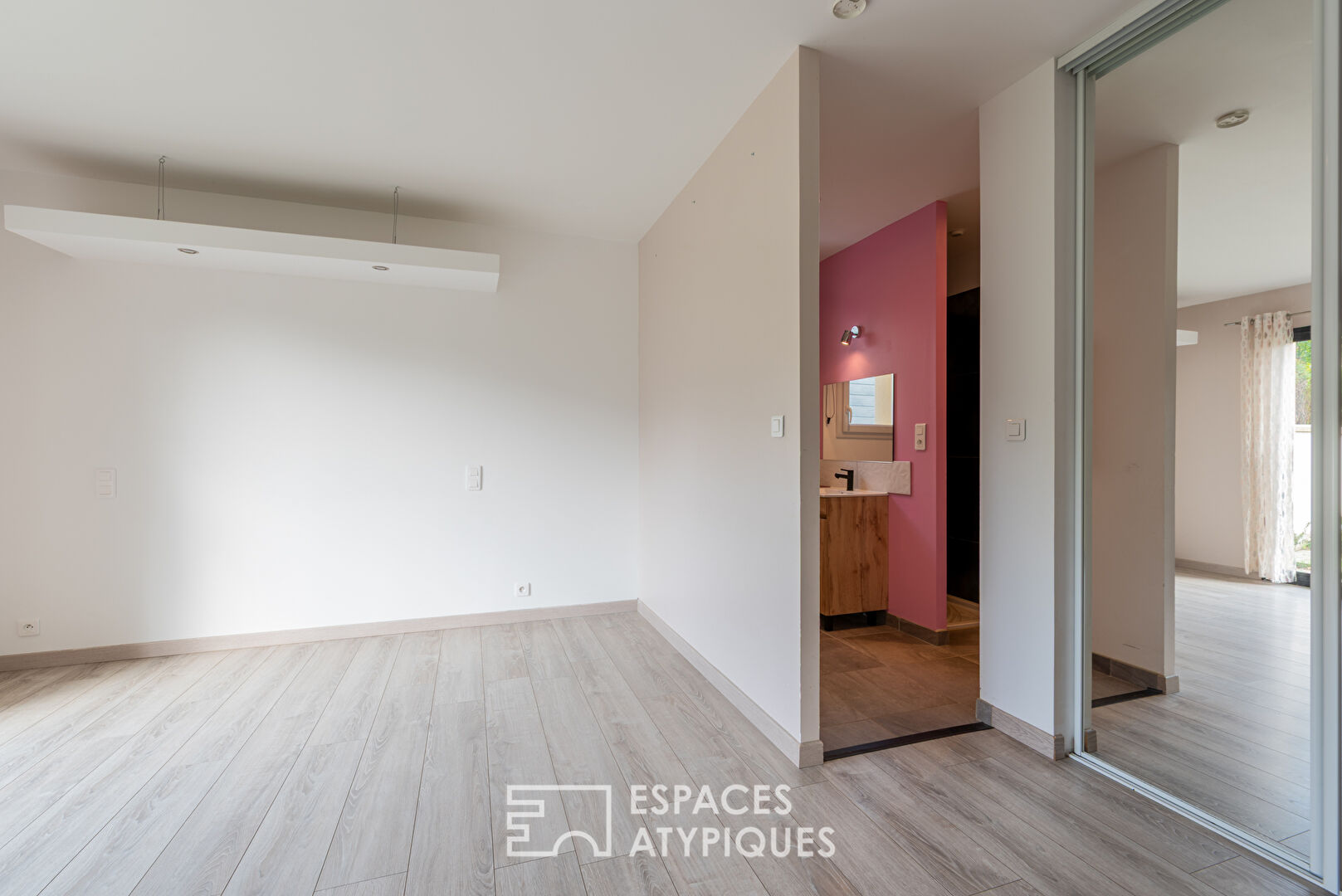 Contemporaine familiale avec vue contemplative