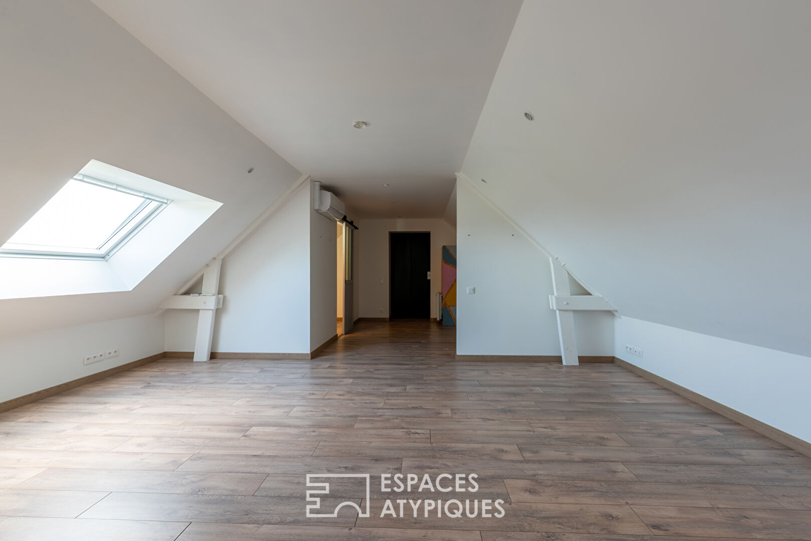 Contemporaine familiale avec vue contemplative