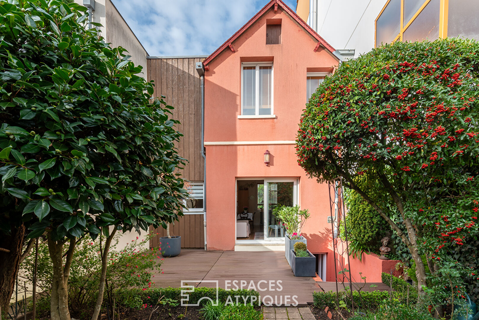 Charmante maison de ville, son jardin et ses dépendances