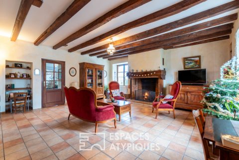 Charmante maison de campagne et sa vaste dépendance