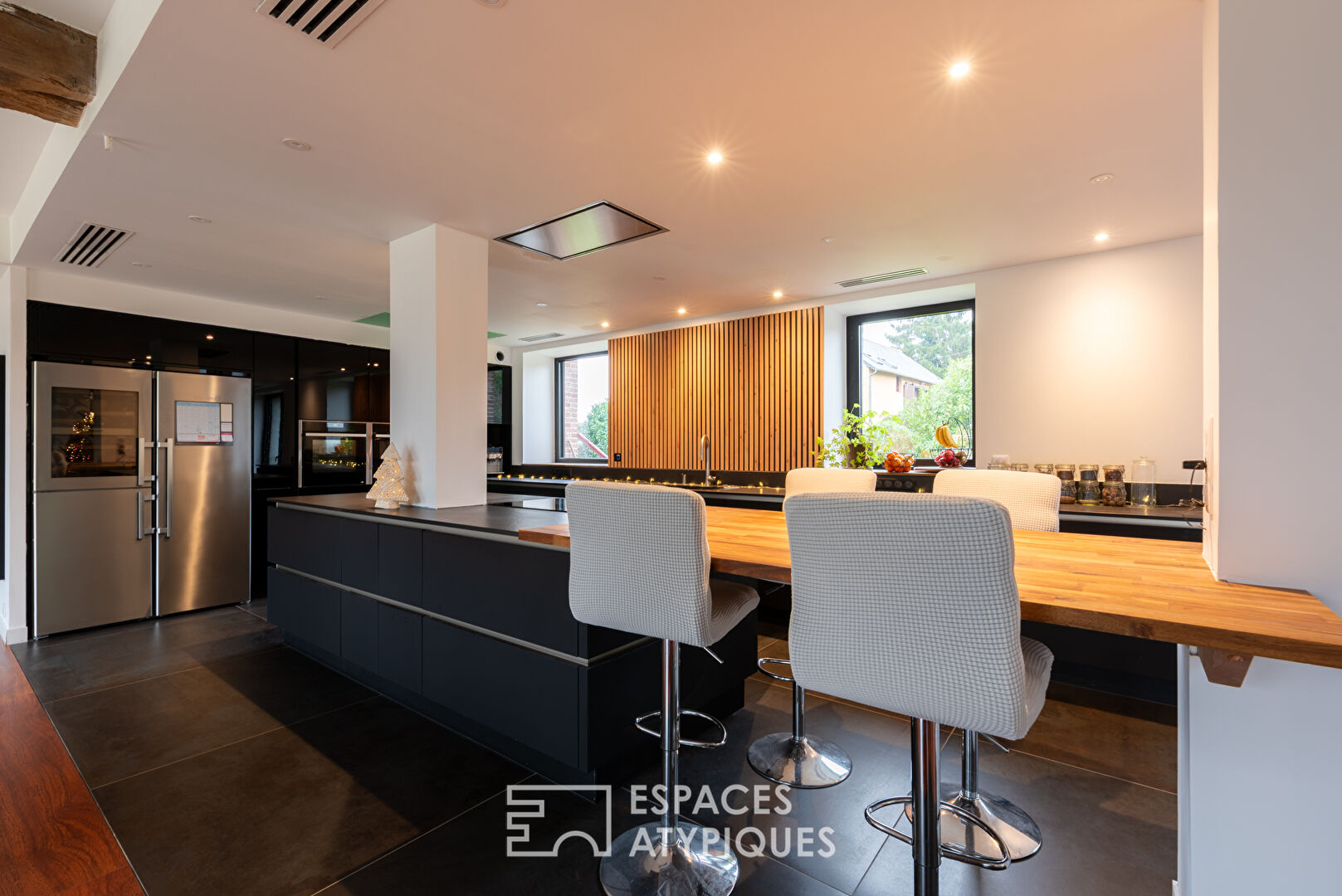 Vaste longère contemporaine au coeur de la nature