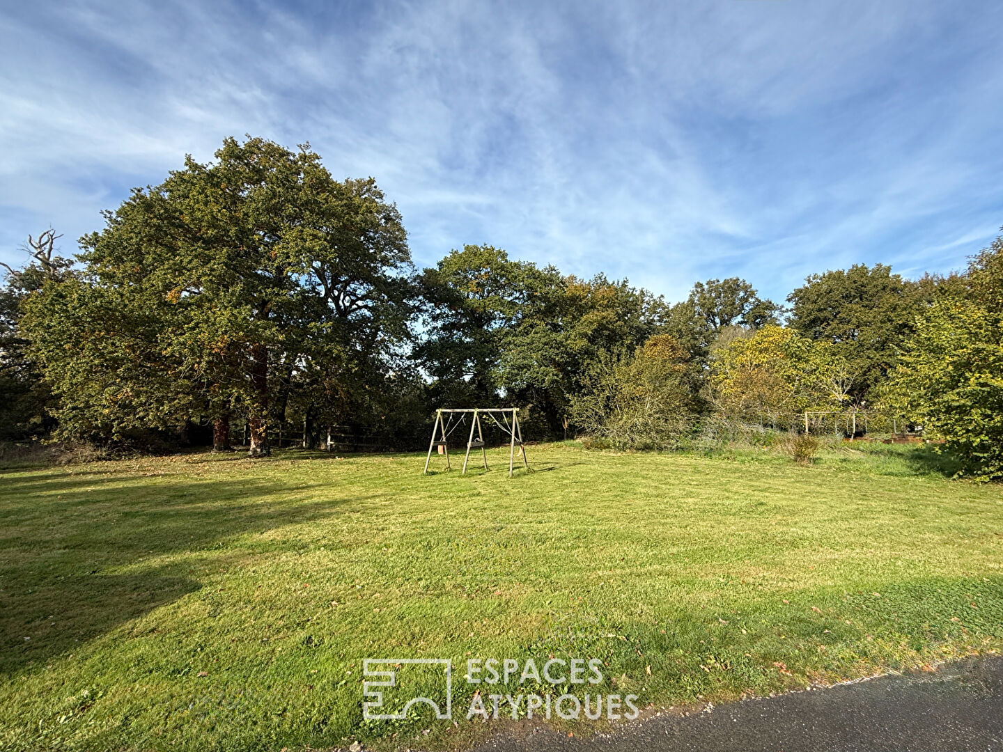 Vaste longère contemporaine au coeur de la nature
