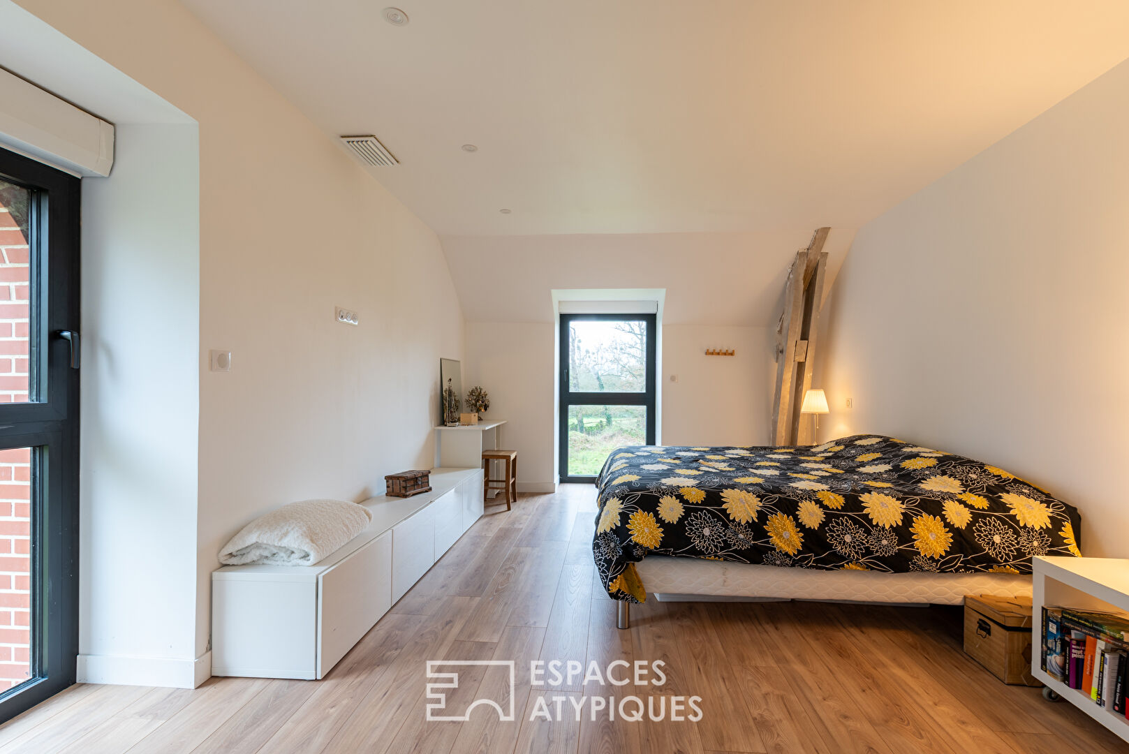 Vaste longère contemporaine au coeur de la nature