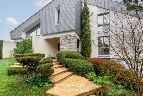 Vaste maison d&rsquo;architecte avec piscine