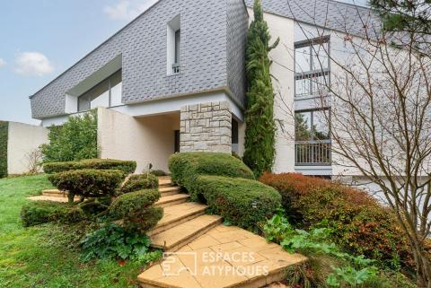 Vaste maison d&rsquo;architecte avec piscine à louer  meublée – le RHEU