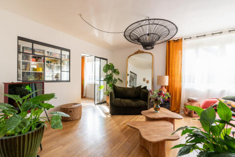 Rue de Nantes, un appartement familial entre lumière et matières