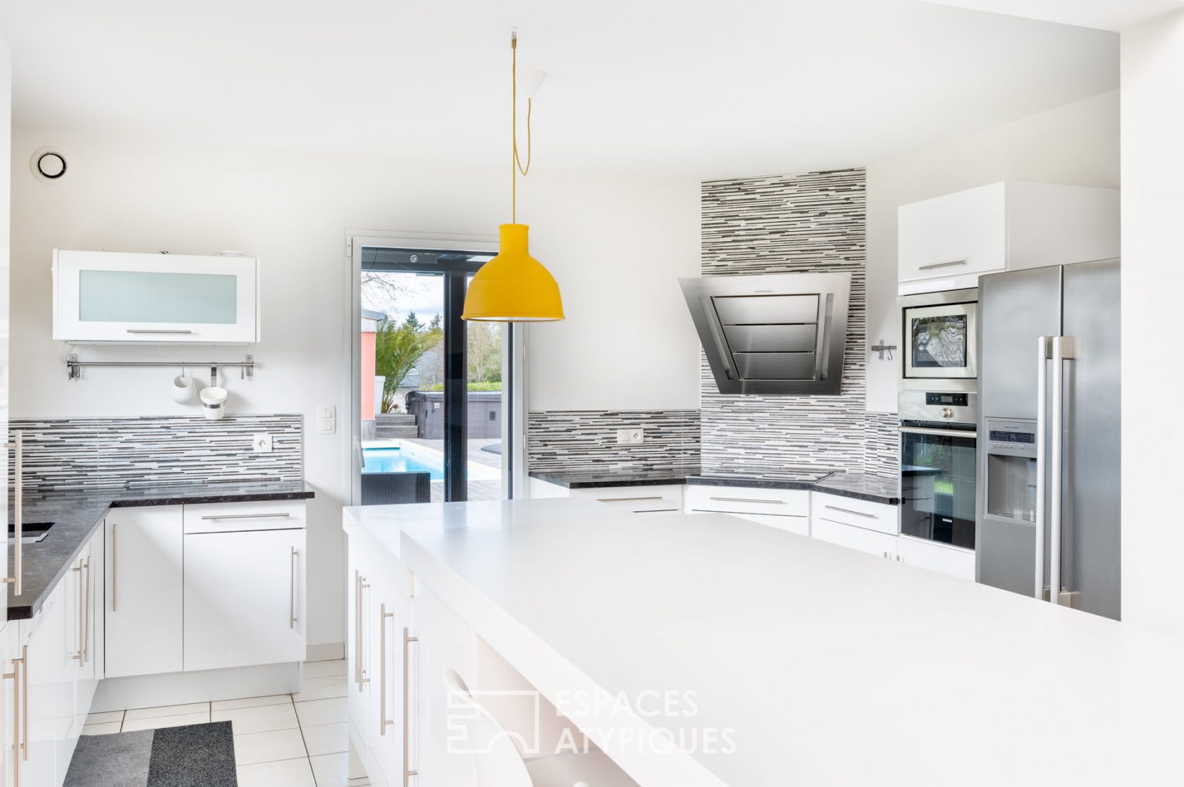 Vaste et confortable familiale contemporaine – 277m²