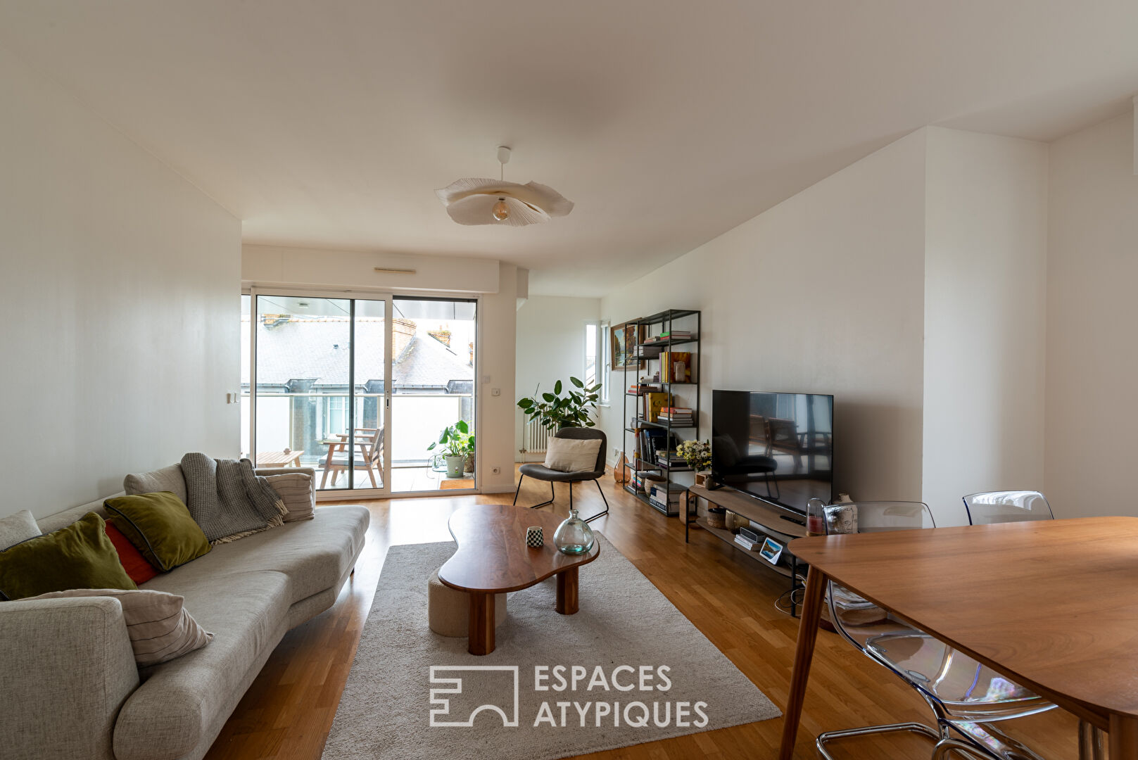 Luxury apartment, bright and quiet in the very center