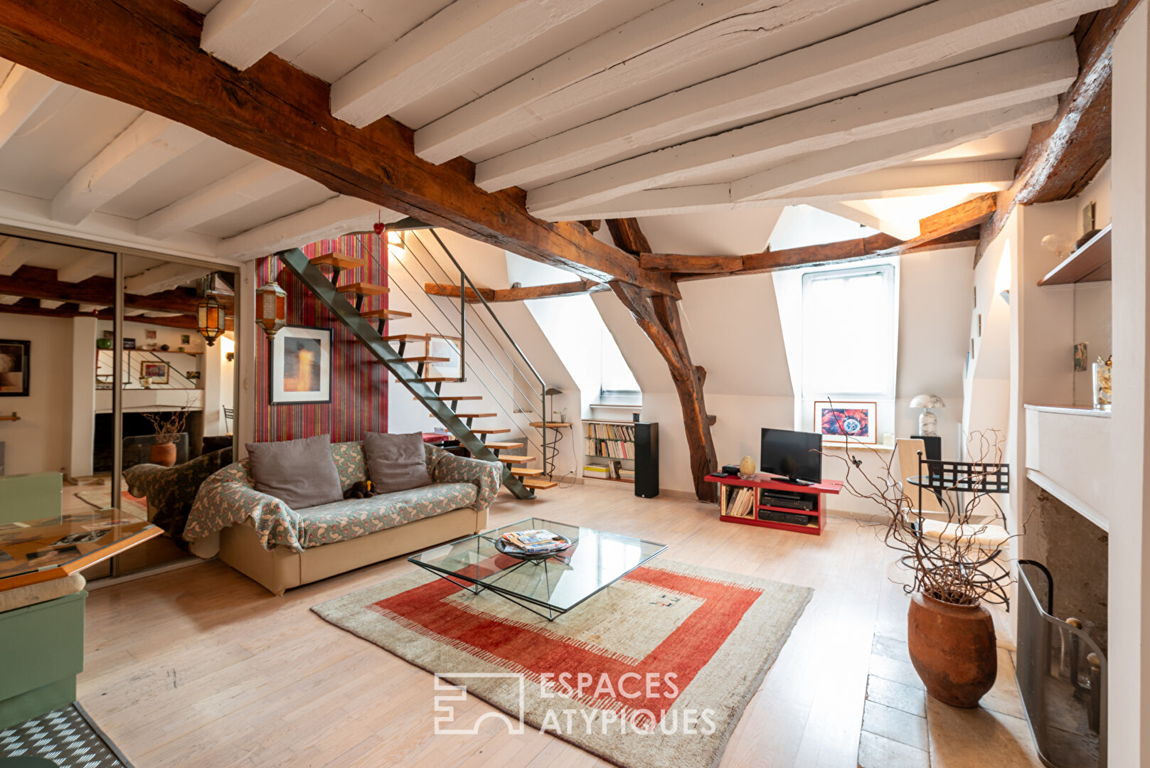 Fully furnished duplex apartment close to the Parliament of Rennes