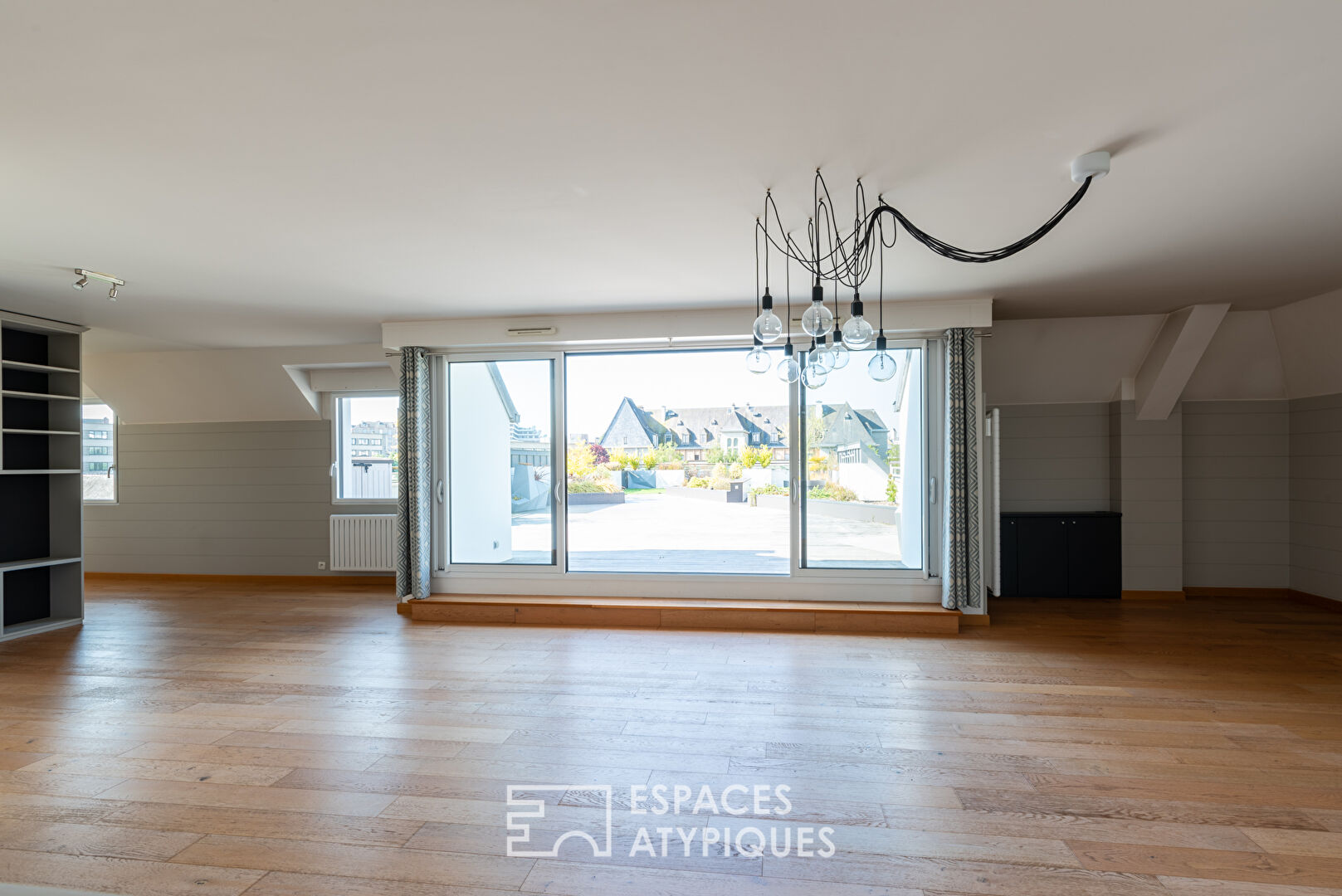 Beautiful apartment and its extraordinary terrace in the heart of the St Martin meadows
