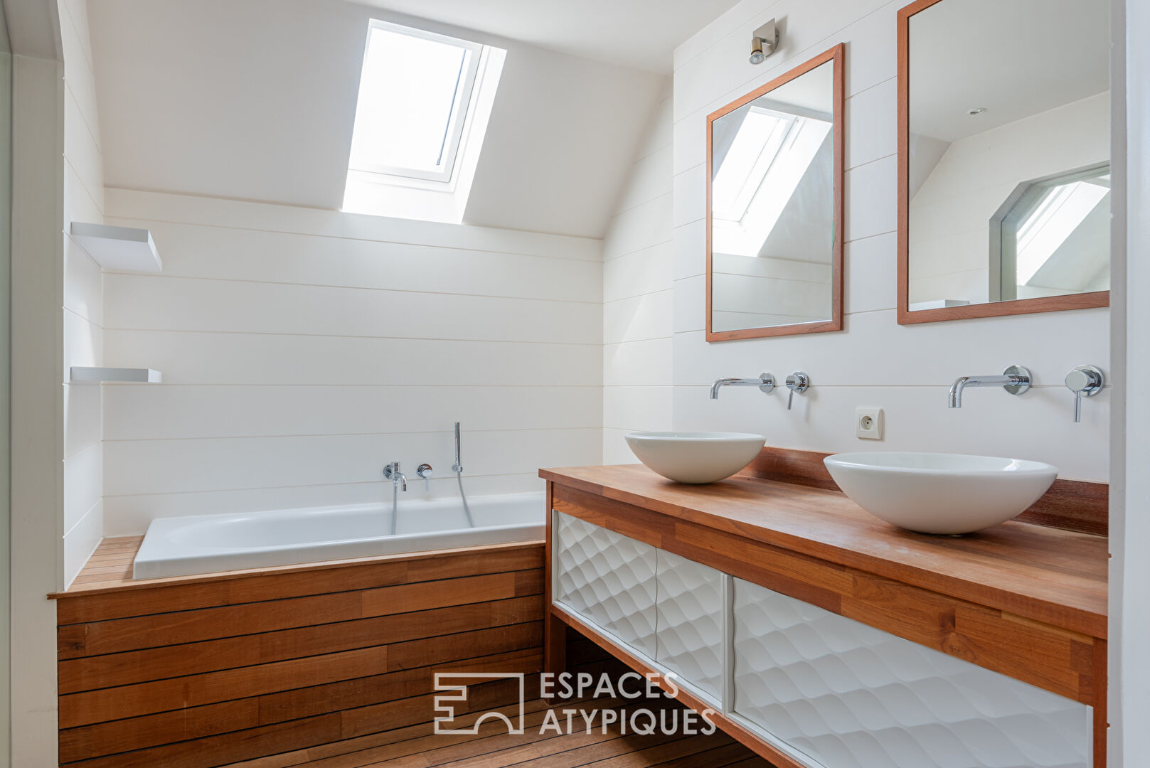 Beautiful apartment and its extraordinary terrace in the heart of the St Martin meadows