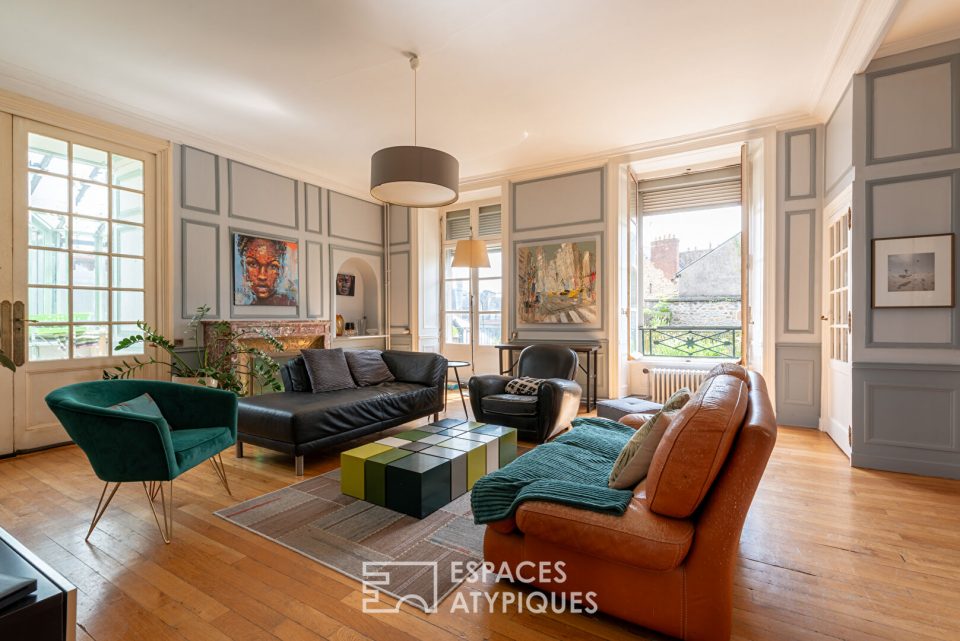 Hôtel particulier et son jeu de jardin et terrasse