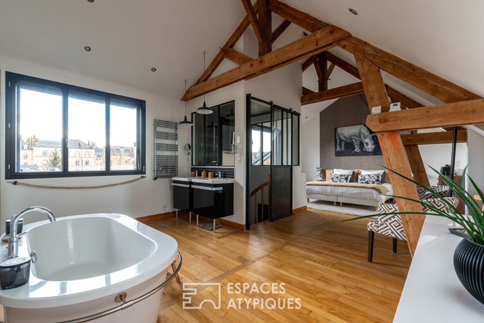 Maison de Ville et sa cour paysagée
