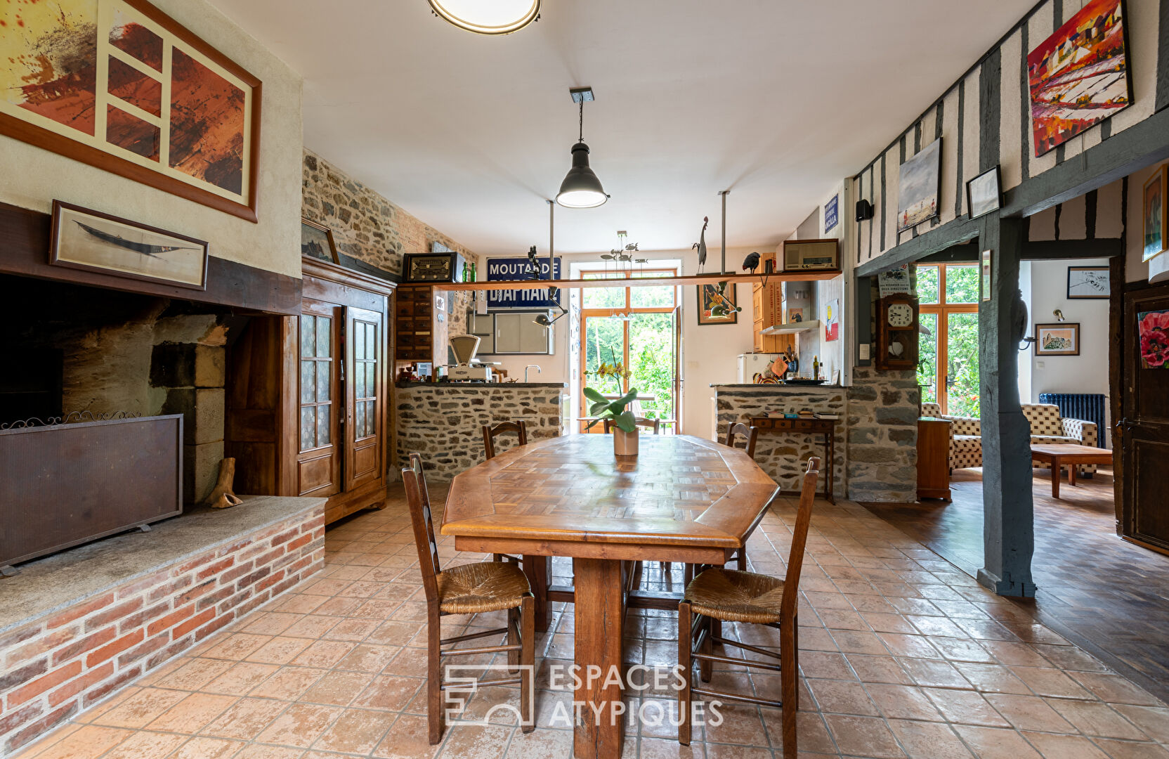 Charming 19th century residence, swimming pool and adjoining accommodation