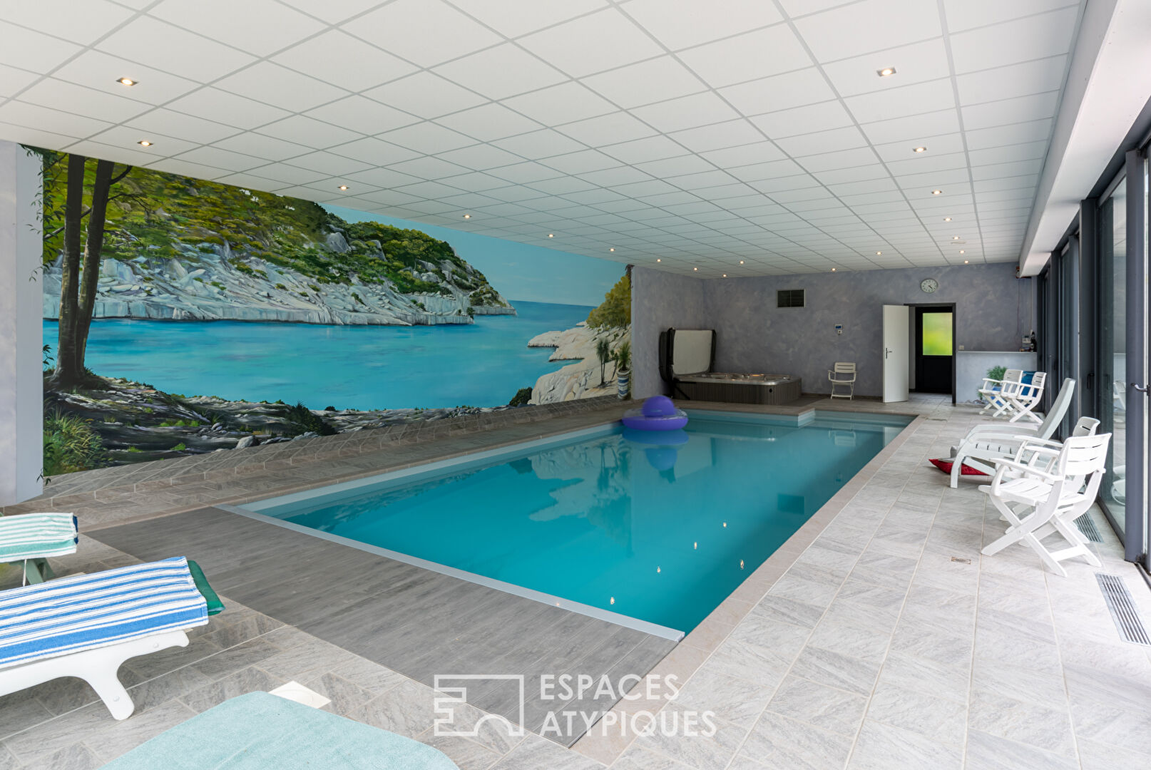 Propriété de campagne, parc arboré et piscine