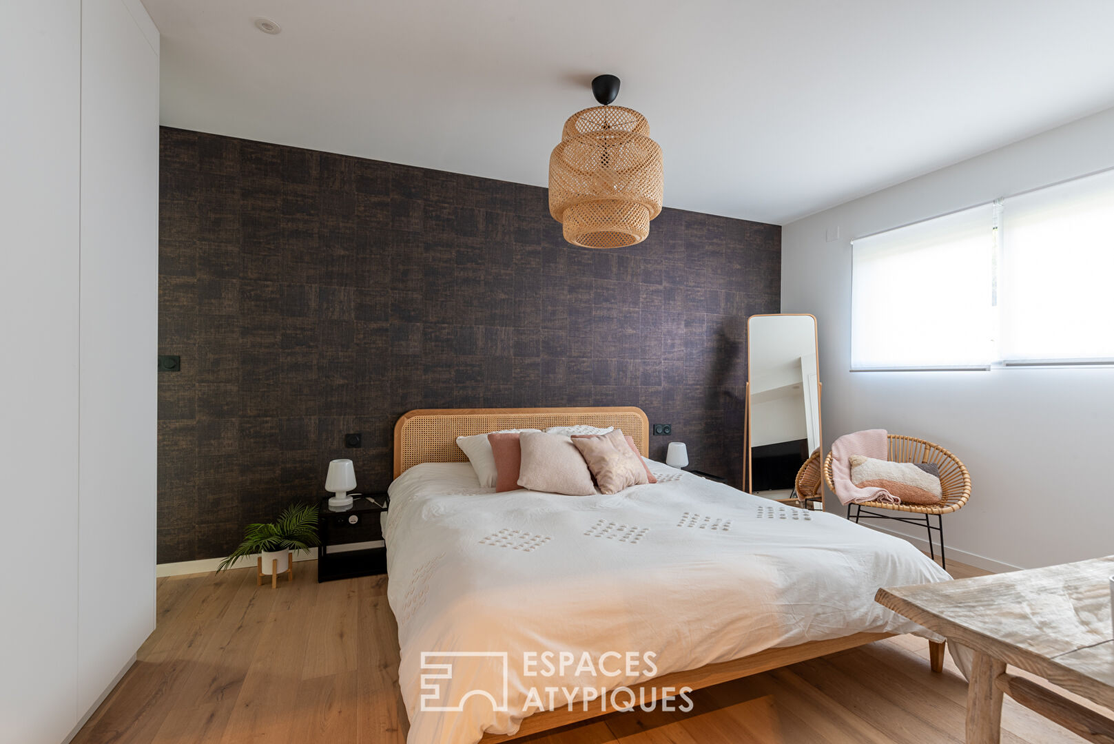 Contemporaine conviviale et sa piscine