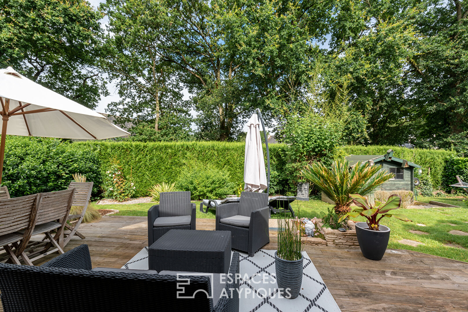 Harmonieuse villa familiale et son studio