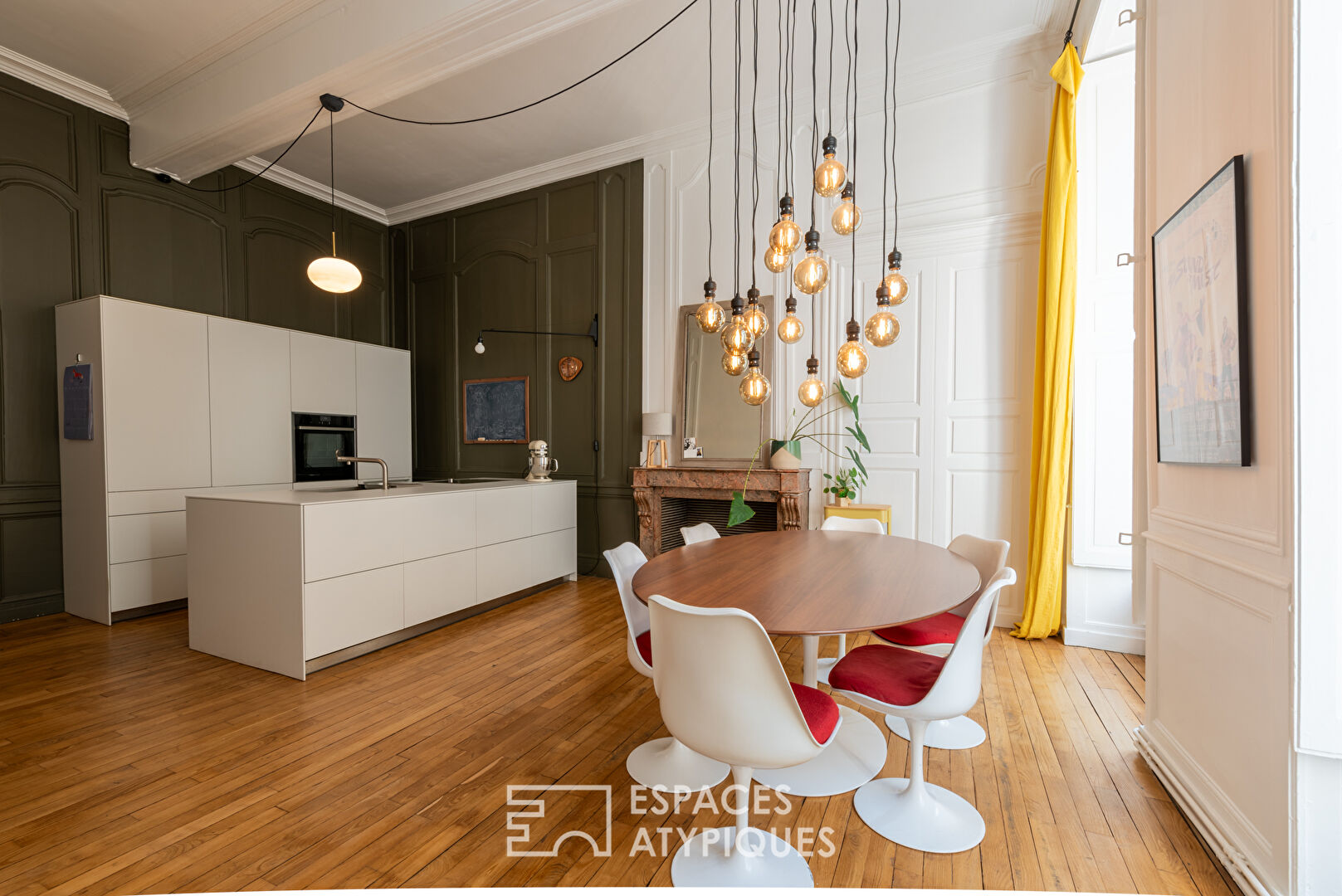 Beautiful renovated apartment, full of history – Right in the city center of Rennes